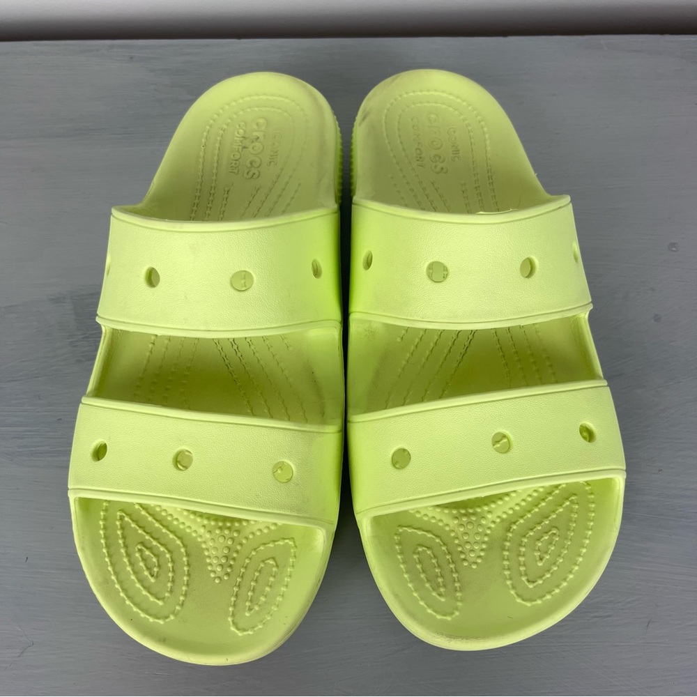 Crocs Classic Sandal Slip On Comfort Shoes Yellow Lime Zest Womens Size 11